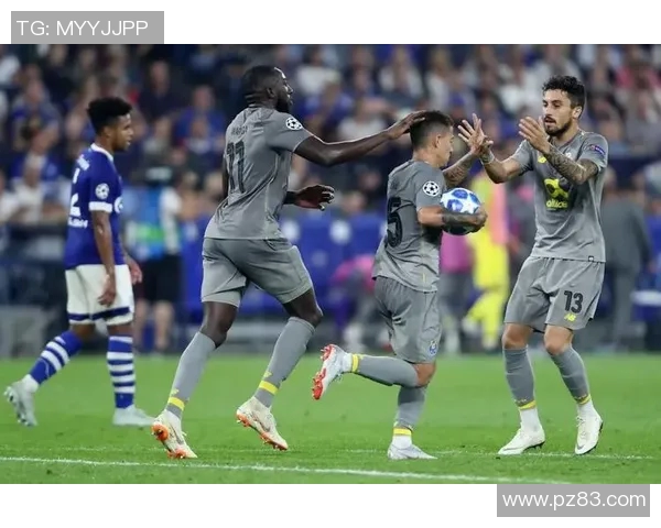 沙尔克04遭遇豪门困境联赛连败难挽颓势